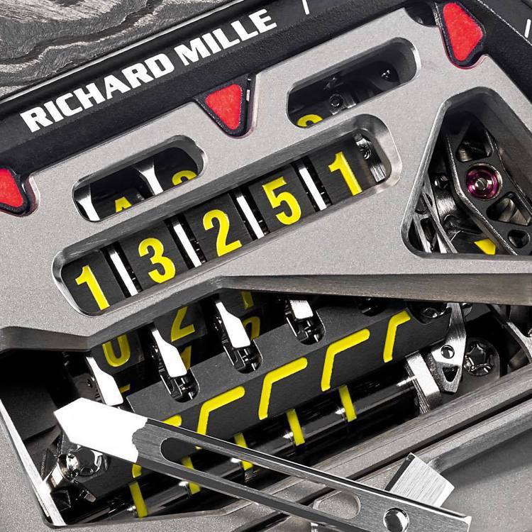 5軸距離記錄器是RM 70-01 Alain Prost陀飛輪腕表最大特色之一，更是製表歷程上的新突破。圖／RICHARD MILLE提供。