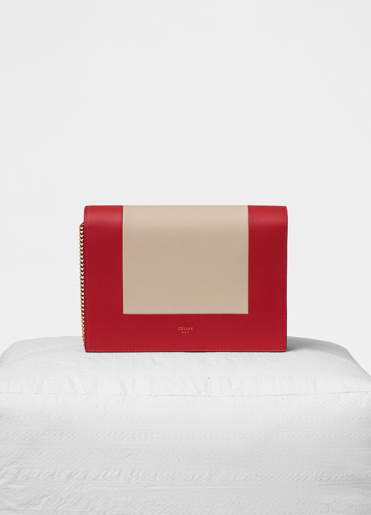 Frame紅白拼色小羊皮鍊帶手拿包，售價43,500元。圖／CÉLINE提供