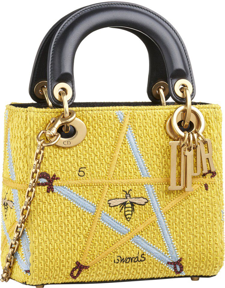 Lady Dior和平之母塔羅寶劍牌卡黃色串珠刺繡小牛皮迷你提包，售價17萬元。...