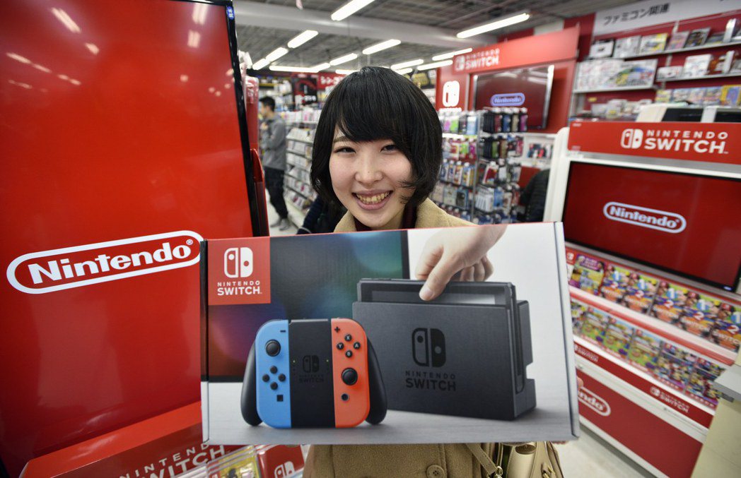 日本遊戲機大廠任天堂（Nintendo）上季營業利益與營收雙雙優於分析師預期，更...