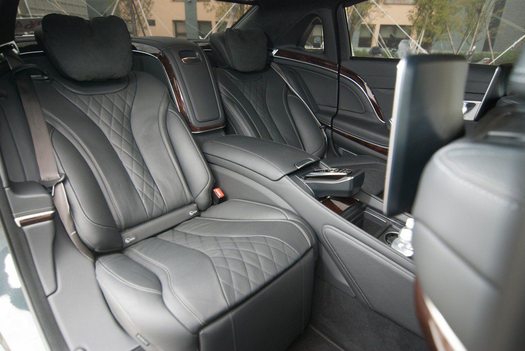 Mercedes-Maybach S650後座座椅。記者林昱丞／攝影