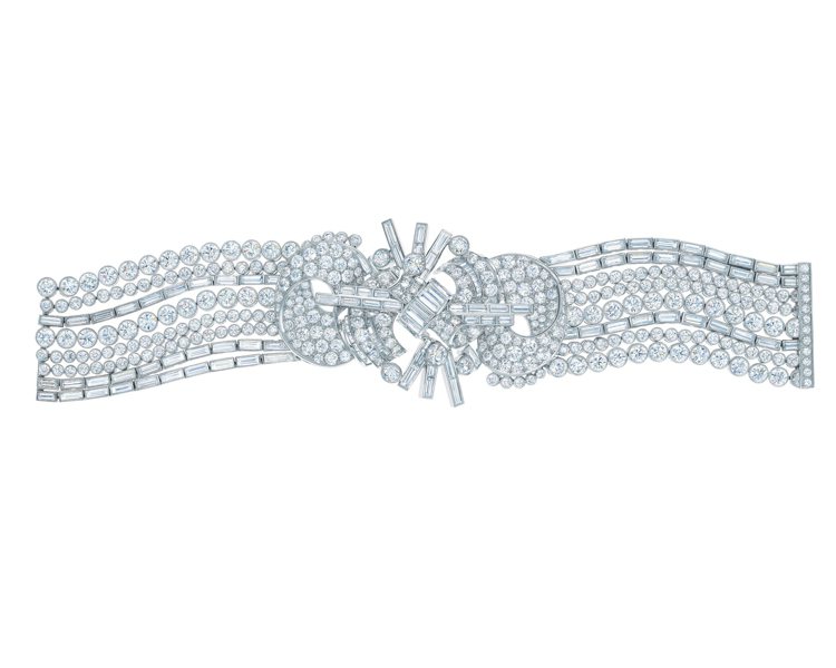 Deco鑽石手環，鑲嵌總重超過43克拉鑽石，1,089萬元。圖／Tiffany & Co.提供