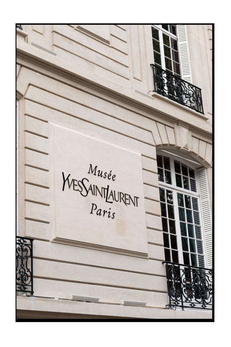 巴黎聖羅蘭博物館入口。攝影：Luc Castel。圖／Fondation Pierre Bergé - Yves Saint Laurent提供