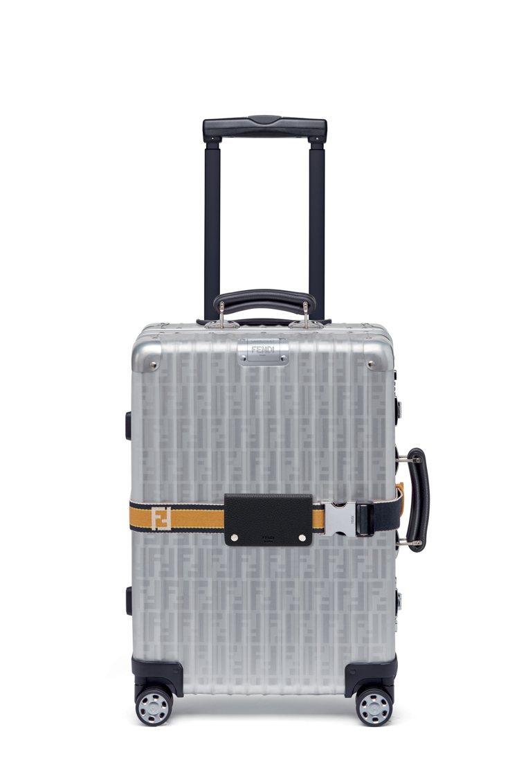 Fendi與RIMOWA聯名行李箱，約69,000元。圖／Fendi提供