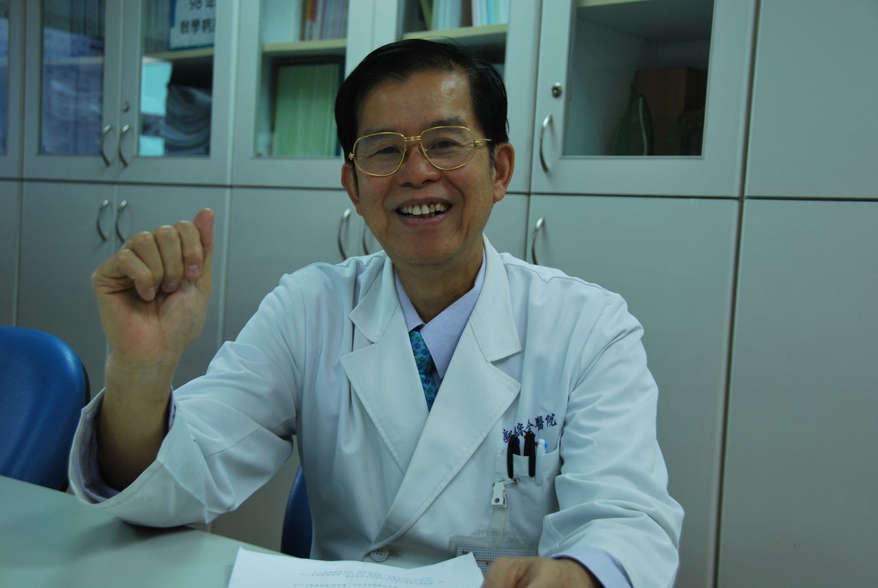 台南郭綜合醫院婦產部主任李耀泰提醒女性重視血尿 圖/郭綜合提供