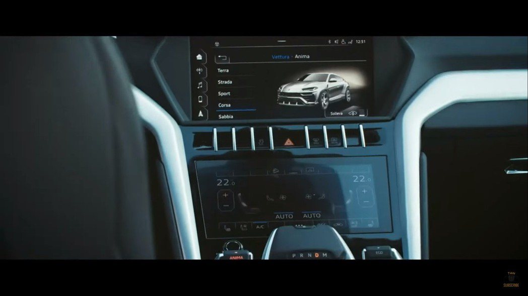 Lamborghini Urus如同新Audi A7，擁有兩個觸控螢幕的設定，所...