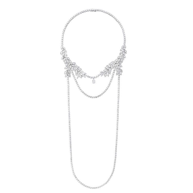 2016年坎城影展潔西卡雀絲坦曾配戴的Extremely Piaget 系列高級珠寶項鍊，18K白金鑲嵌約1.66克拉梨形主鑽、搭配馬眼形及圓形美鑽，可轉換成短鍊和手環，2490萬元。圖／伯爵提供