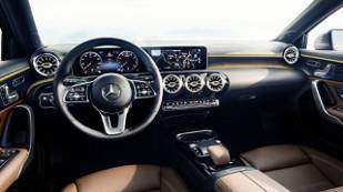 M.Benz大改款A-Class座艙曝光 植入大螢幕