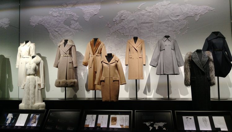 位於東大門設計廣場的「Coats！」首爾大衣展展期至12月12日止。圖／Max ...