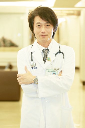 彰基體重管理及糖尿病健康管理中心執行長謝明家醫師