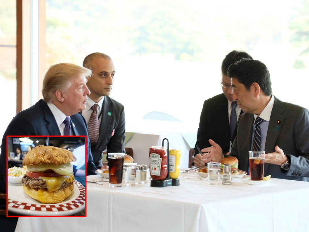 川普11月訪問日本，抵達第一天就和日本首相安倍晉三（右）大啖牛排肉漢堡。取自安倍推特