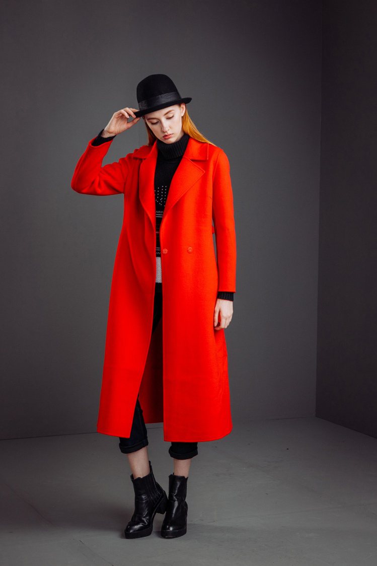 開襟純羊毛雙面呢大衣，售價16,800元。圖／KeyWear提供