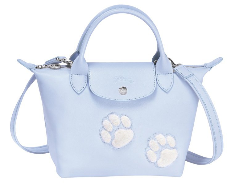 狗年限定晨曦藍色手袋，售價16,800元。圖／Longchamp提供