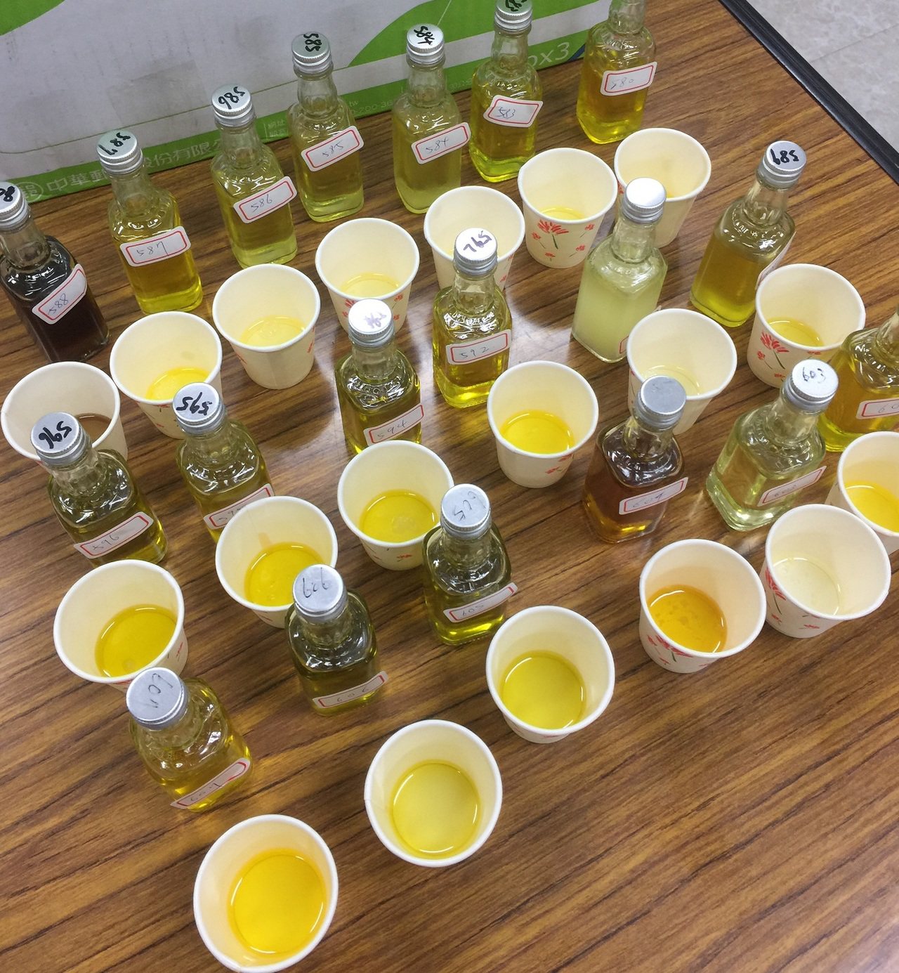 農委會茶改場參考歐洲橄欖油評鑑分級方式，建立屬於台灣茶油的感官品評系統方法，可作為日後茶油體驗推廣及品質分級的依據。茶改場/提供