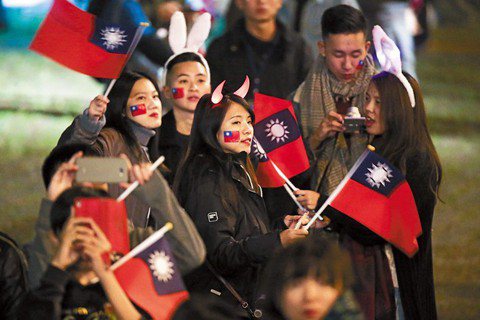 既是台灣人也是中國人：「雙重認同」止跌回升，是誰改變了？