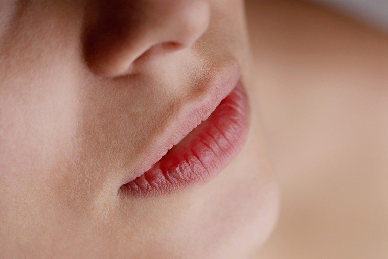 唇色紅潤、幹濕適度、潤滑有光，稱之為有胃氣。相反，如果嘴唇乾燥、脫皮，甚至無血色...