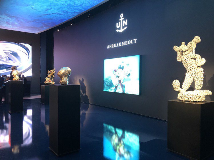 雅典表展出多件藝術家達米恩赫斯特的《不可思議號的沉船珍寶 》雕塑新作。圖
／記者孫曼攝影