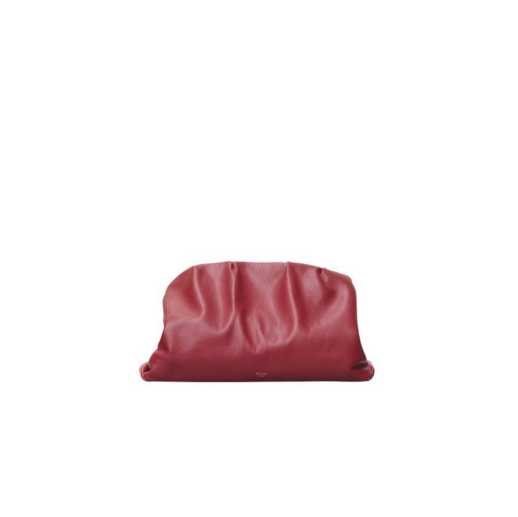 PURSE CLUTCH櫻桃紅小牛皮手拿包，售價97,000元。圖／CÉLINE提供