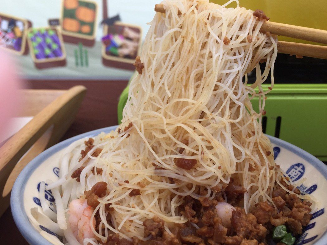 新竹市長林智堅親手做「肉燥米粉」。圖／聯合報系資料照片