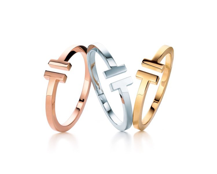 Tiffany T Square 手環左至右18K玫瑰金、18K白金、18K金，各189,000元。圖／Tiffany提供