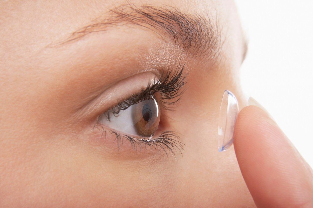 隱形眼鏡成棘阿米巴角膜炎元凶，專家呼籲民眾應時刻注意隱型眼鏡的衛生。（示意圖）圖／ingimage