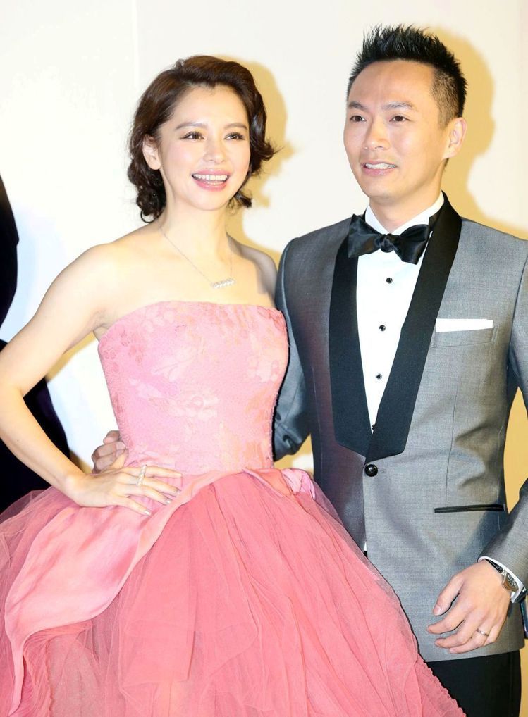 徐若瑄(左)與李雲峰(右)結婚多年，感情依舊甜蜜。圖／聯合報系資料照
