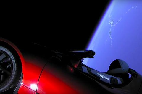<u>鋼鐵人</u>就是狂！發射火箭將 Tesla Roadster 送到外太空