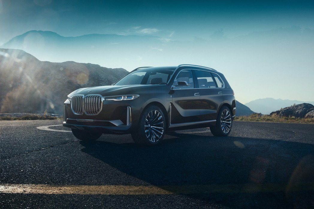 一發表即驚艷眾人的BMW X7 iPerformance Concept。 摘自...