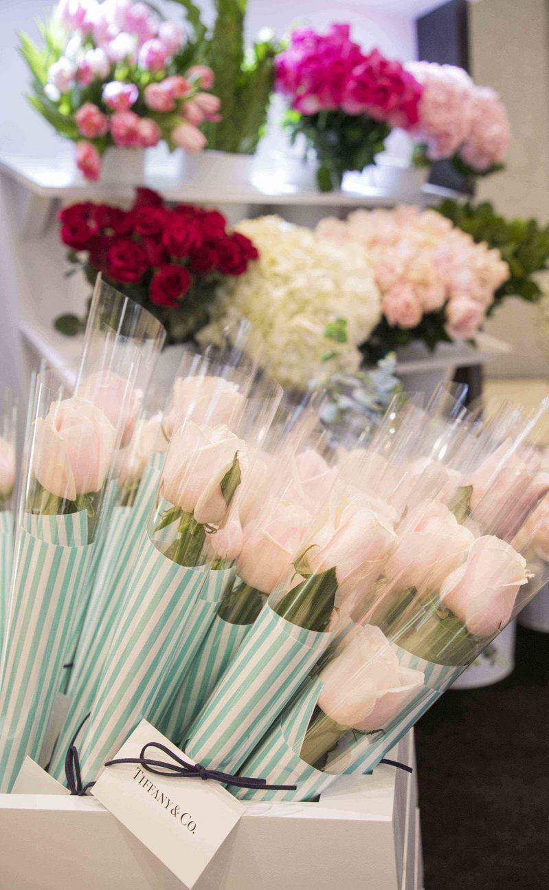 「Tiffany Love」限定花店，凡於Tiffany 專門店內消費不限金額，即可索取限量訂製花束。圖／Tiffany提供