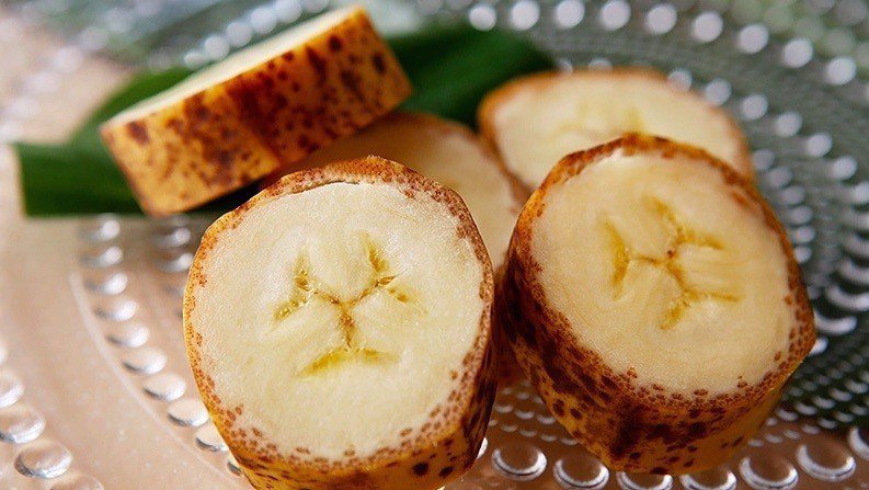 日本利用「冷凍融解覺醒技術」培育出新款香蕉，香蕉皮較軟且能消化。日本D&T農場