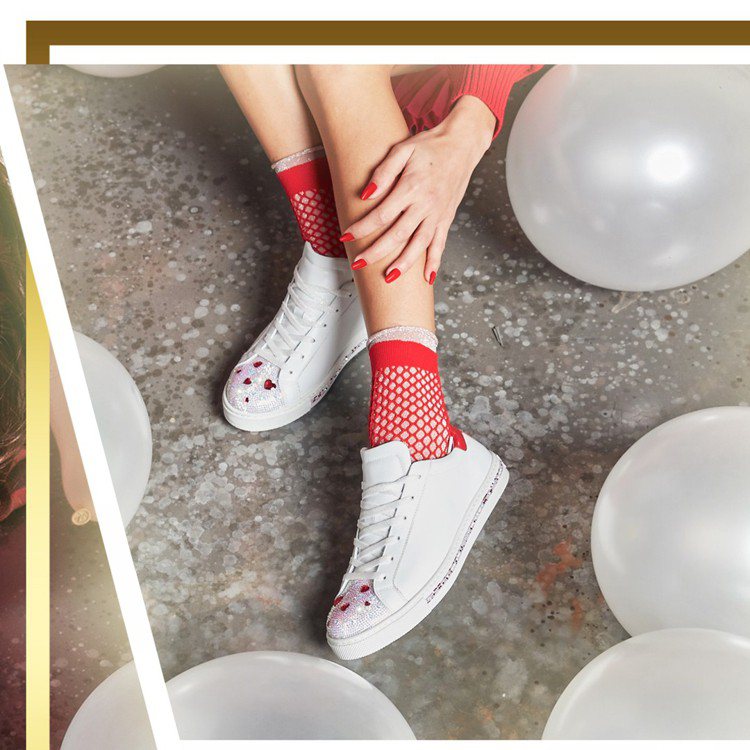 RENE CAOVILLA紅鑽愛心運動休閒鞋，售價29,000元。圖／RENE CAOVILLA提供