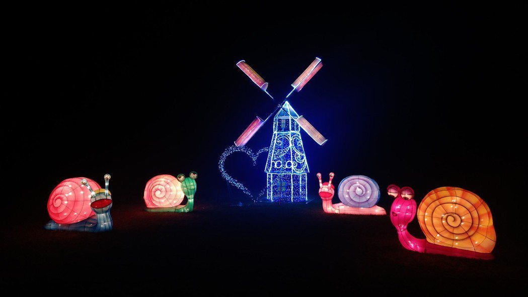 阿管處在牛埔仔遊憩區，以「印象・愛情」主題，製作一系列浪漫童話燈飾。 記者卜敏正／攝影