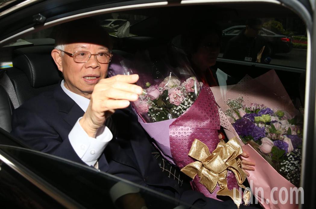 中央銀行新舊任總裁上午交接，彭淮南（圖）交棒給副總裁楊金龍，隨即搭車離開央行。記者胡經周／攝影