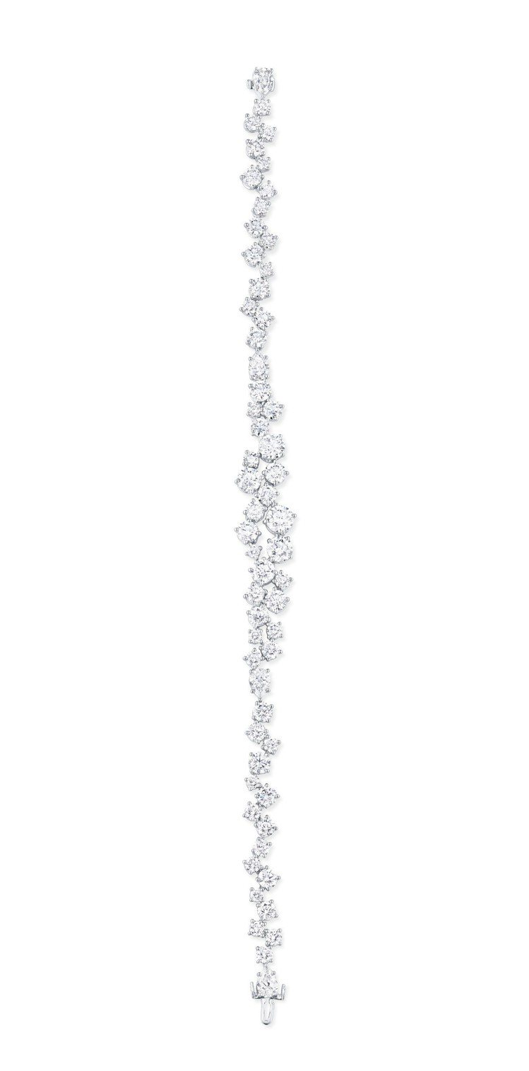 艾利森威廉斯配戴的海瑞溫斯頓绚漪锦簇Sparkling Cluster鑽石手鍊，約10.15克拉。圖／海瑞溫斯頓提供