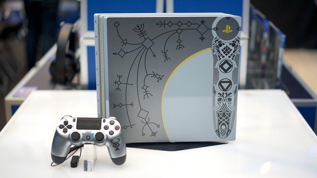 全台第一間PlayStation新型態概念店內展售齊備的遊戲與周邊配件。圖／SI...