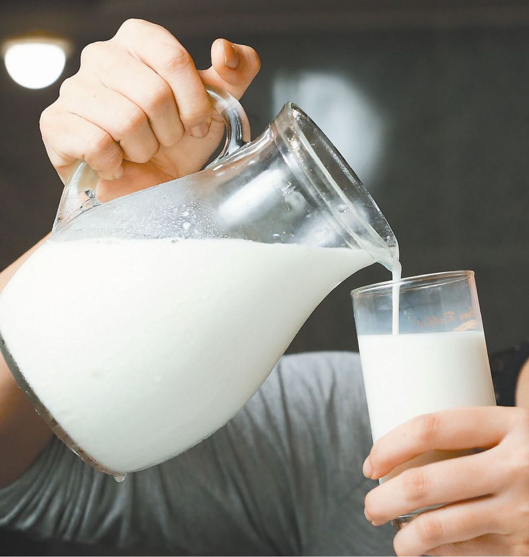 牛奶每人每天可正常喝，不用再去強調低脂或脫脂。 圖／聯合報系資料照片