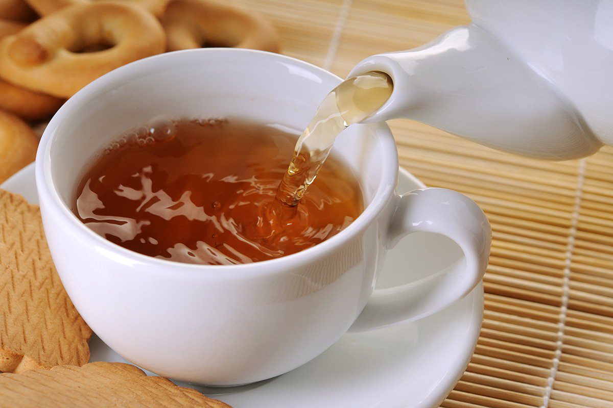 英國人喝茶的習慣會在茶裡加糖，所以許多研究指出關鍵可能與糖有關。<br />圖片／ingimage