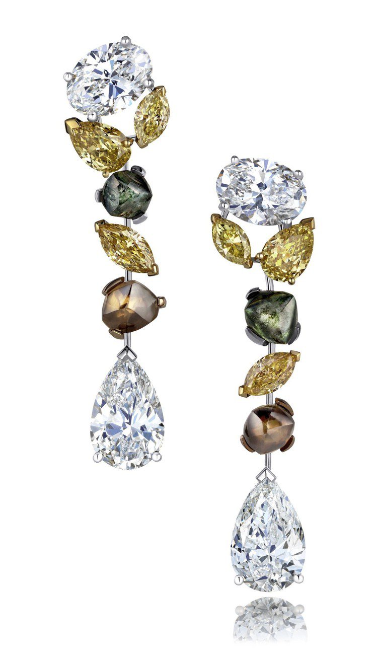 Soothing Lotus高級珠寶鑽石耳環，650萬元。圖／De Beers提供