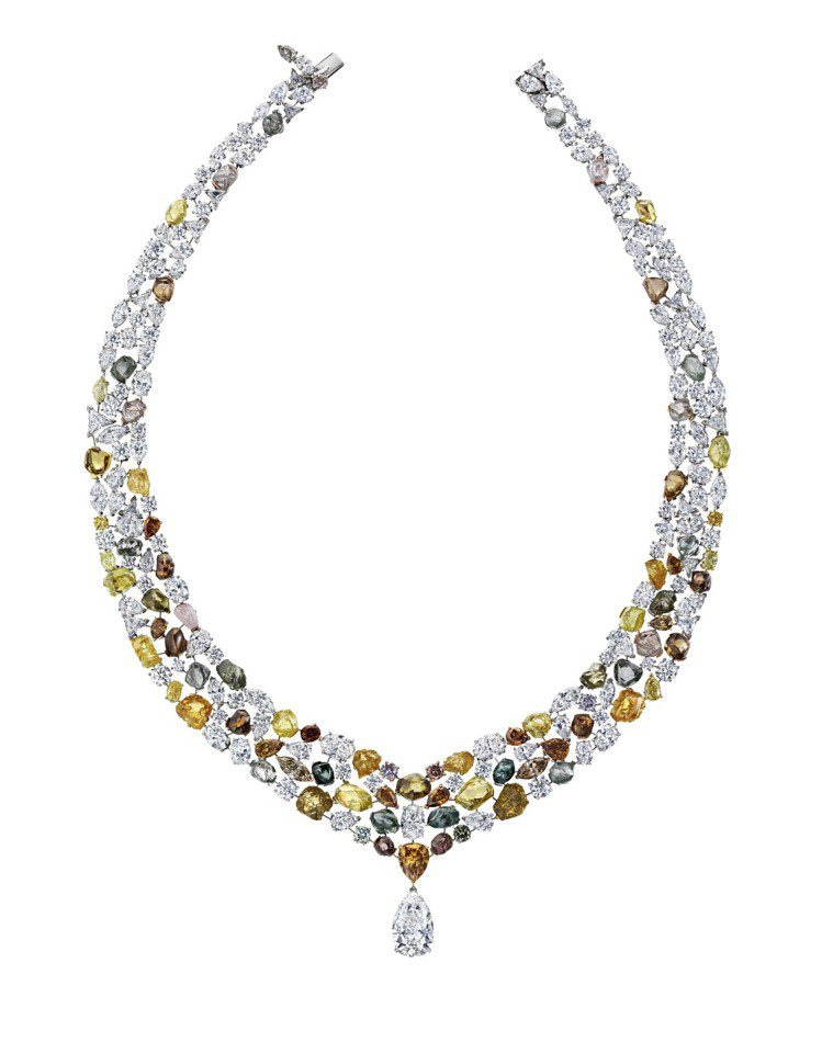 (要用)Soothing Lotus高級珠寶鑽石項鍊，3,995萬元。圖／De ...