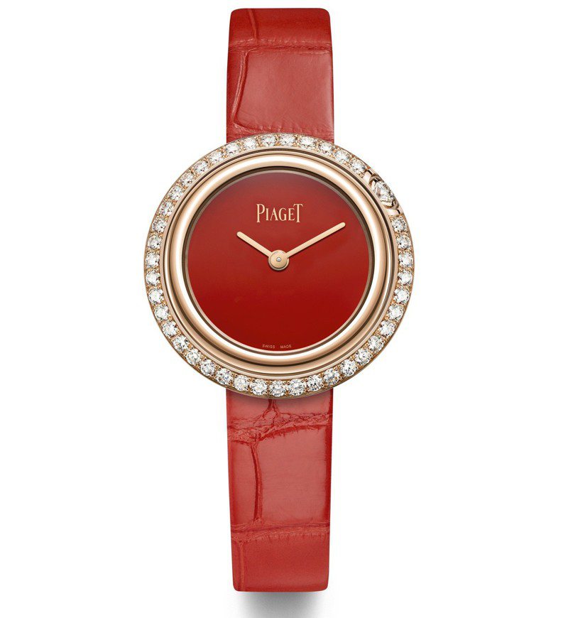 Olivia Palermo配戴的Possession 玫瑰金紅玉髓腕表，53萬5,000元。圖／伯爵提供
