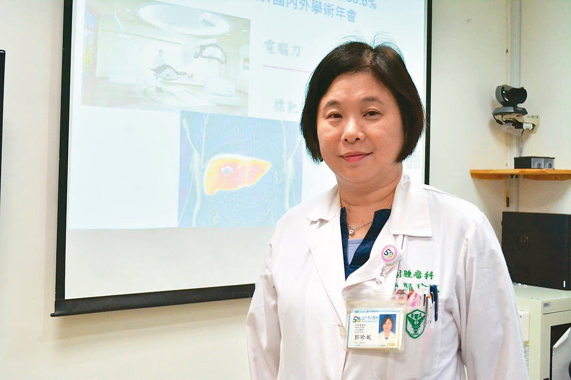 奇美醫學中心放射腫瘤科主治醫師郭珍妮分享肝癌末期的新療法，讓病患有了存活希望。