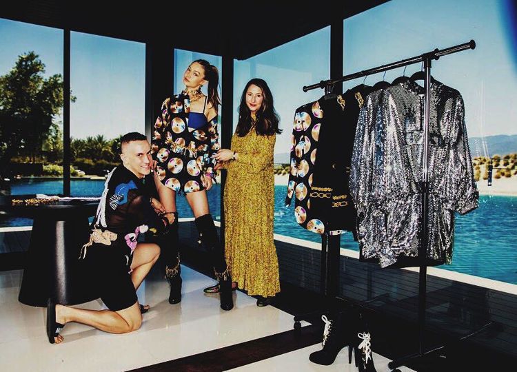 透過了時尚雜誌專訪，可看到H&M與Moschino的聯名系列，部分設計搶先曝光了。圖／摘自Instagram