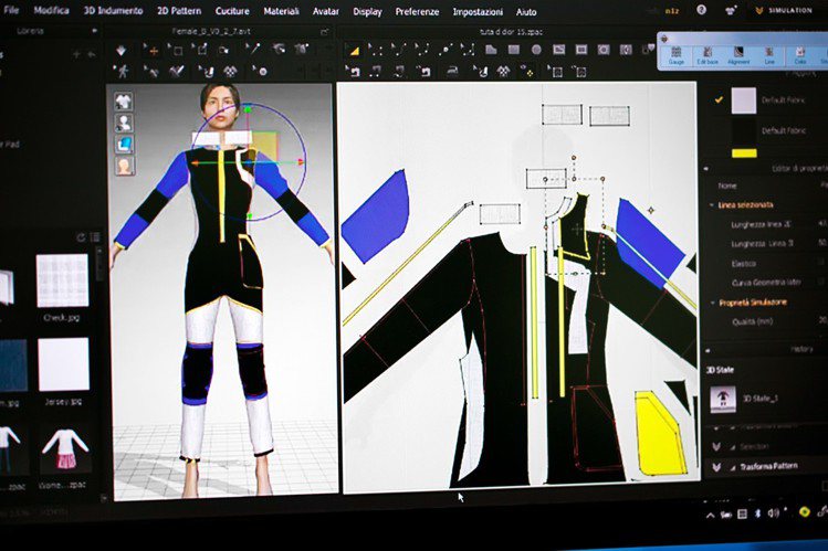 Dior春夏系列的第11個look連身衣，必須先將33萬個針腳車線逐一輸入電腦程式。圖／Dior提供