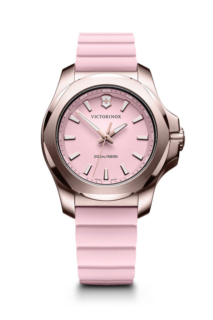 Victorinox I.N.O.X Ｖ系列腕表，玫瑰金PVD鍍層表殼，搭配橡膠表帶，價格未定。圖／Victorinox提供