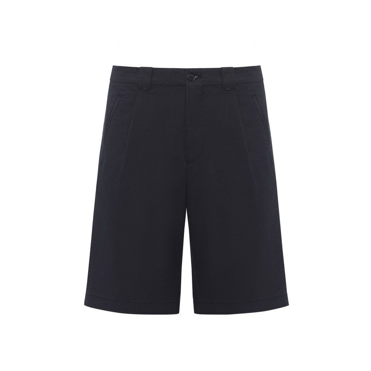 Giorgio Armani夏日衣櫥系列海軍藍休閒短褲，價格未定。圖／Giorgio Armani提供