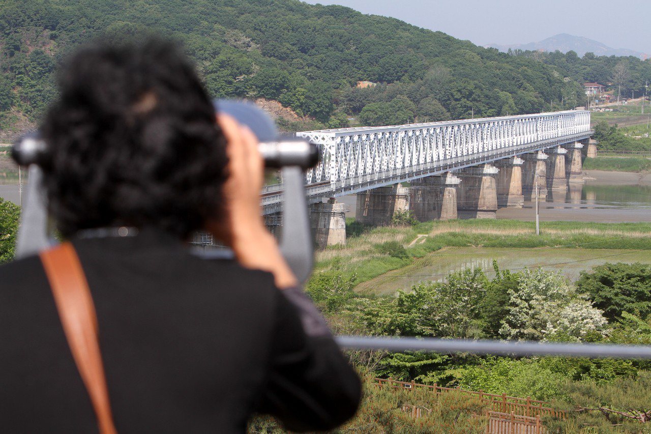 圖為位於南北韓邊界附近，目前開放旅遊的「非武裝地帶（ｄｍｚ）」遊客眾多，可在「臨...