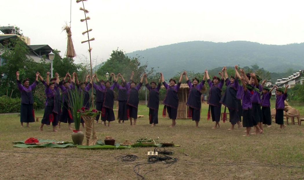 消逝近百年的「禁向」傳統儀式，今天在大武壠歌舞文化節中重現。記者王昭月／攝影