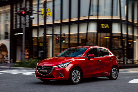 標配盲點、新增車色！ 19 年式 <u>Mazda2</u> 即日上市 69.9 萬起