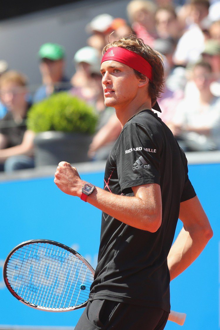 網球明星Alexander Zverev在賽場上奮戰時，配戴了特別設計的RM 67-02腕表。圖／RICHARD MILLE提供