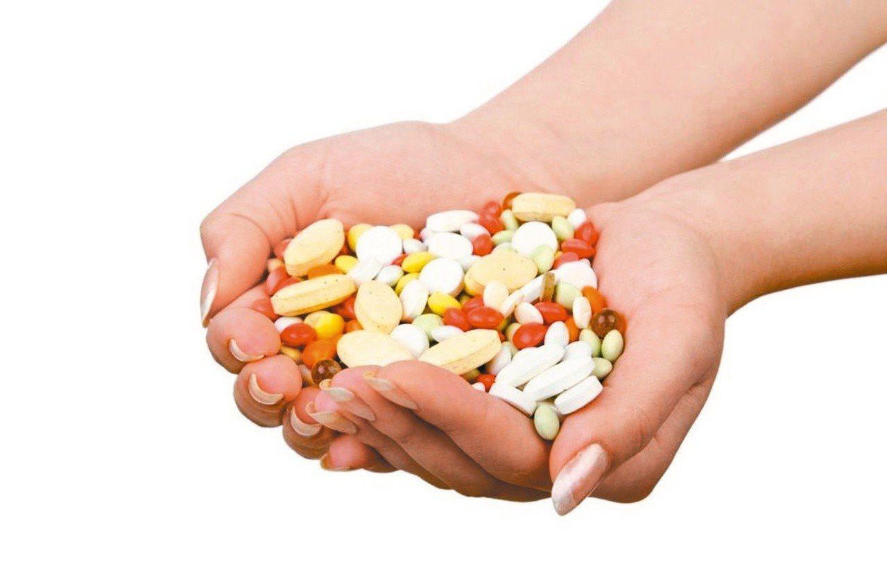 健保署去年估算，國人每年約丟棄193公噸的藥品。